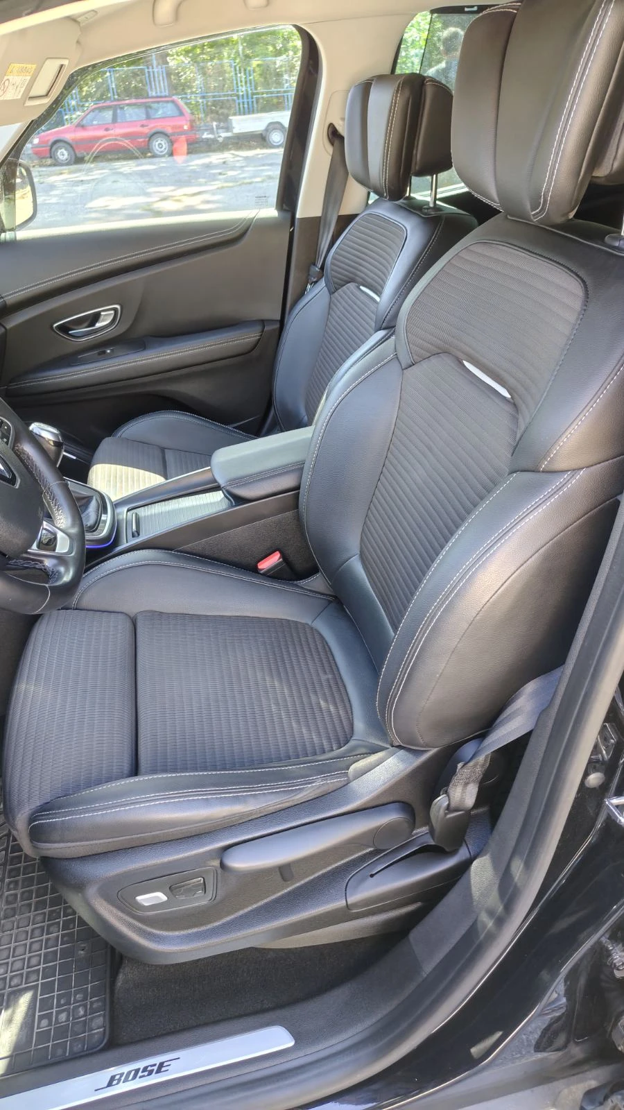 Renault Scenic 1, 6 dCi 130k.s., снимка 13 - Автомобили и джипове - 56117302