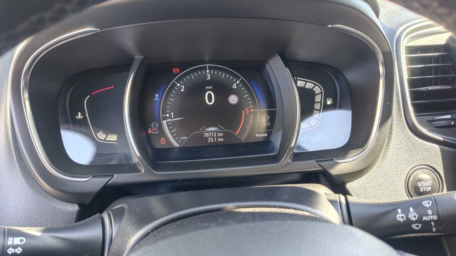Renault Scenic 1, 6 dCi 130k.s., снимка 15 - Автомобили и джипове - 56117302
