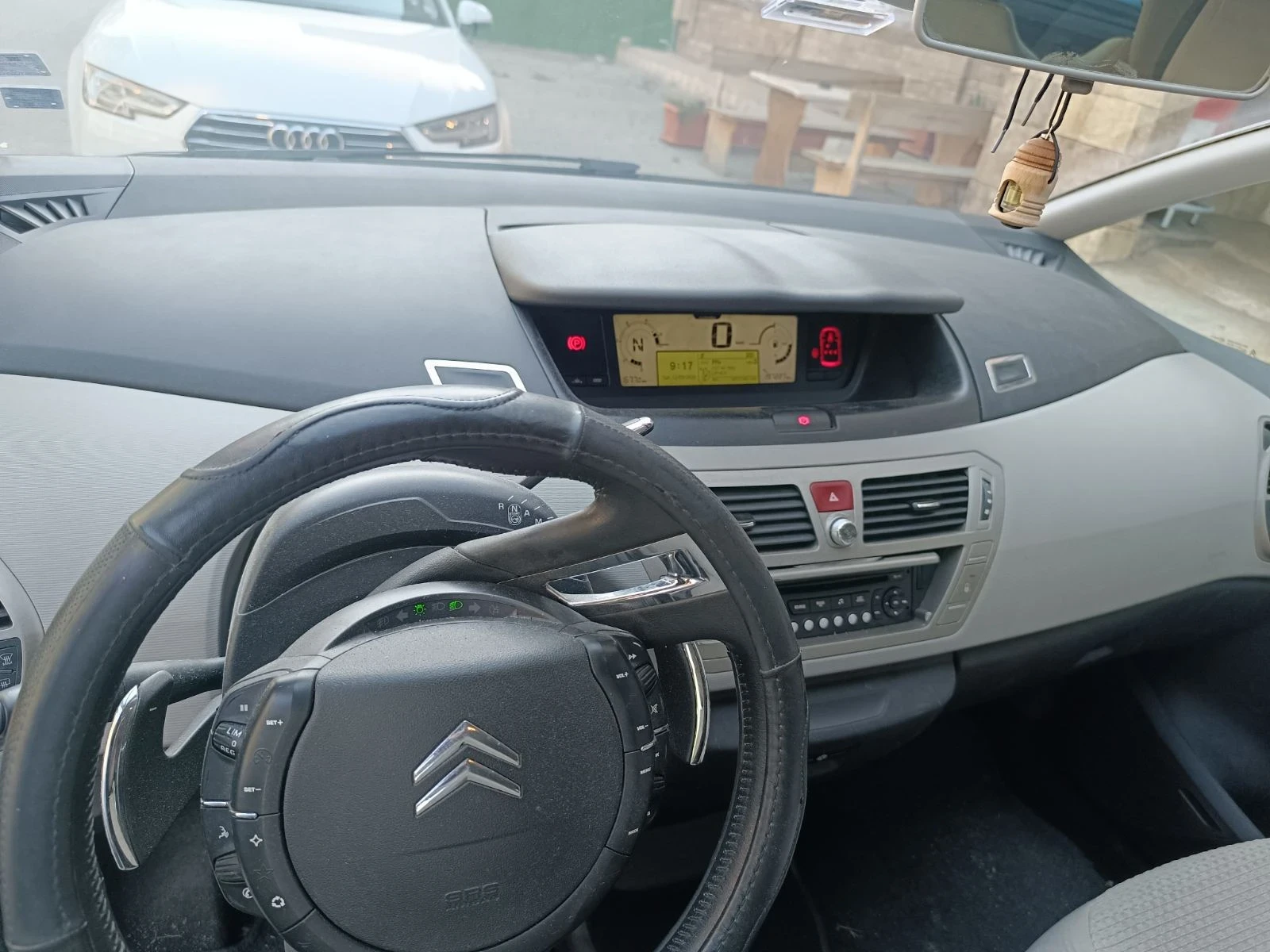 Citroen C4 Picasso, снимка 5 - Автомобили и джипове - 56121629