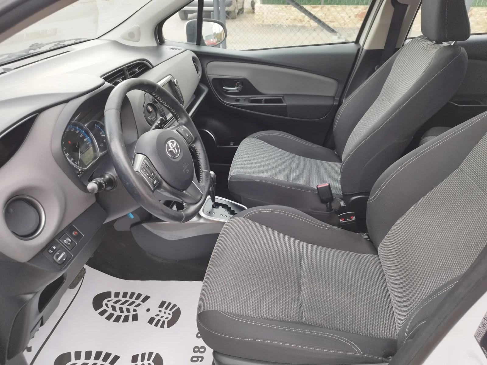 Toyota Yaris 1.5 Hibrid, 151223 км. Камера, снимка 8 - Автомобили и джипове - 56167016
