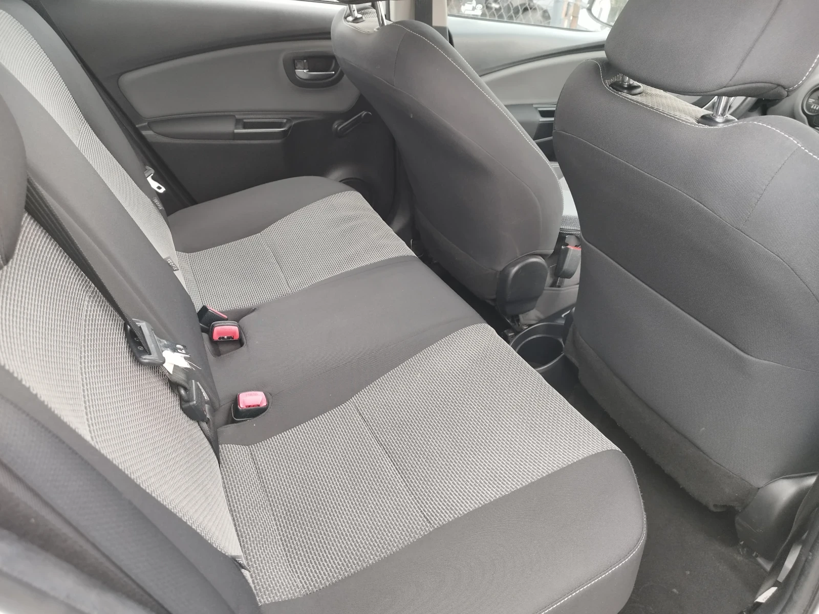 Toyota Yaris 1.5 Hibrid, 151223 км. Камера, снимка 9 - Автомобили и джипове - 56167016