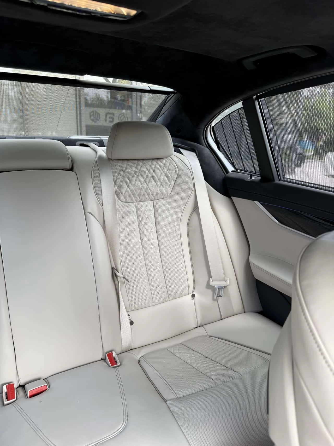 BMW 750 * xDrive * ��������� ���� �� �� * CARFAX * 17k km! | Mobile.bg � ����������� 10