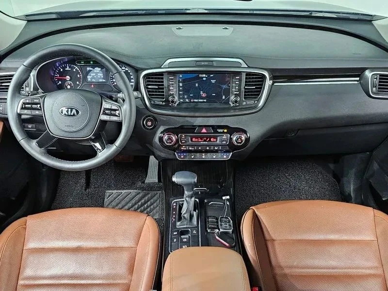 Kia Sorento, снимка 7 - Автомобили и джипове - 56737329