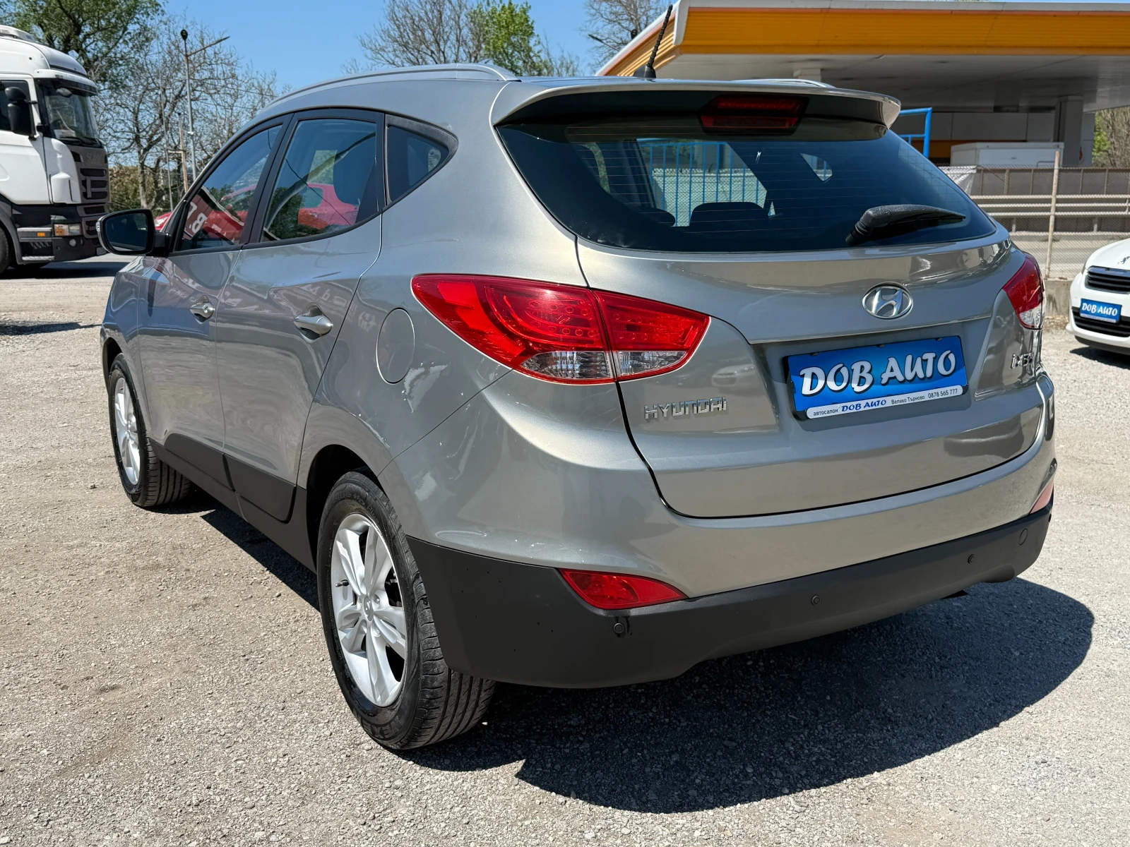 Hyundai IX35 2.OI ГАЗОВ ИНЖЕКЦИОН КЛИМАТИК ИТАЛИЯ - изображение 4