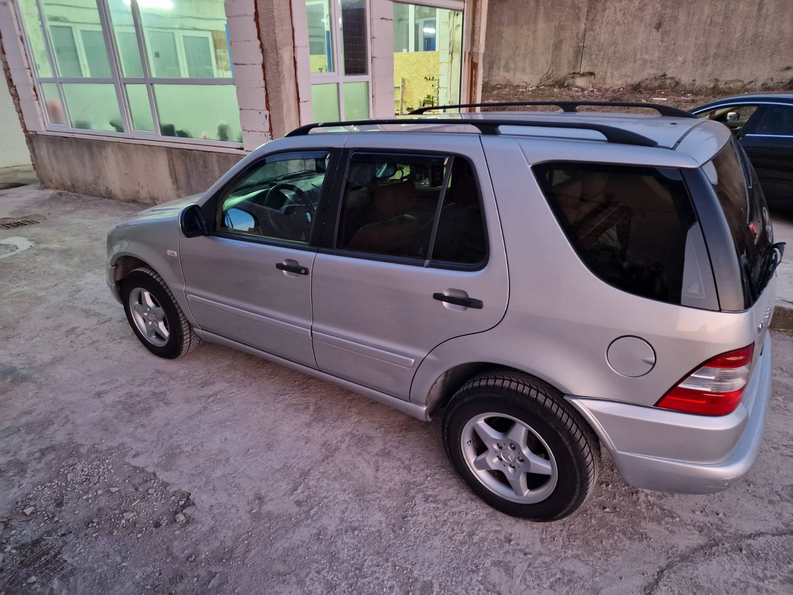 Mercedes-Benz ML 320 3.2 - изображение 2