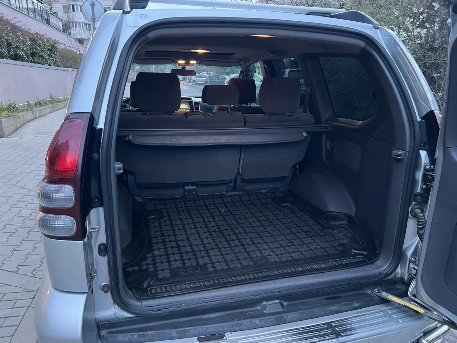 Toyota Land cruiser 3.0 D, снимка 5 - Автомобили и джипове - 53990845