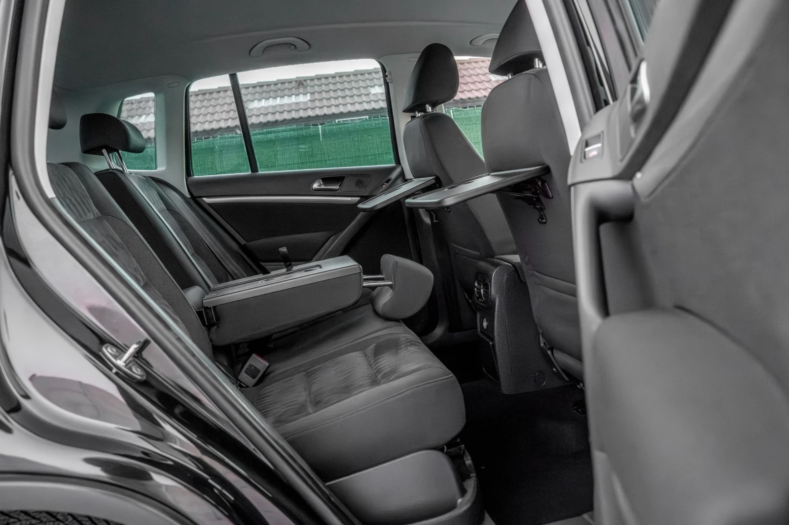 VW Tiguan FACE AVTOMAT 4X4, снимка 12 - Автомобили и джипове - 54020583