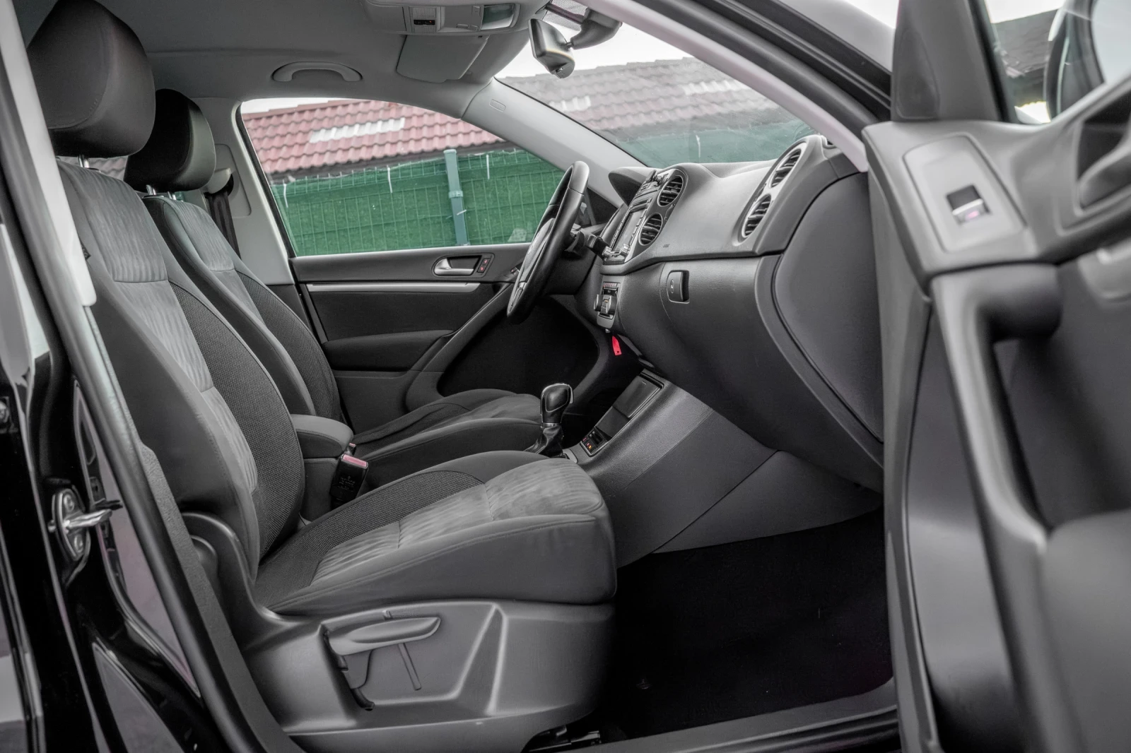 VW Tiguan FACE AVTOMAT 4X4, снимка 13 - Автомобили и джипове - 54020583