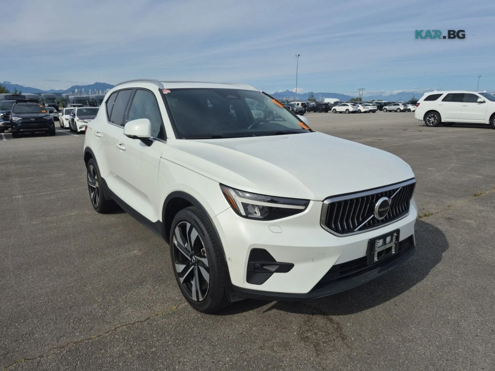 Volvo XC40 B5 ULTIMATE BRIGHT THEME * АвтоКредит* ЦЕНА ДО БГ, снимка 2 - Автомобили и джипове - 54761463