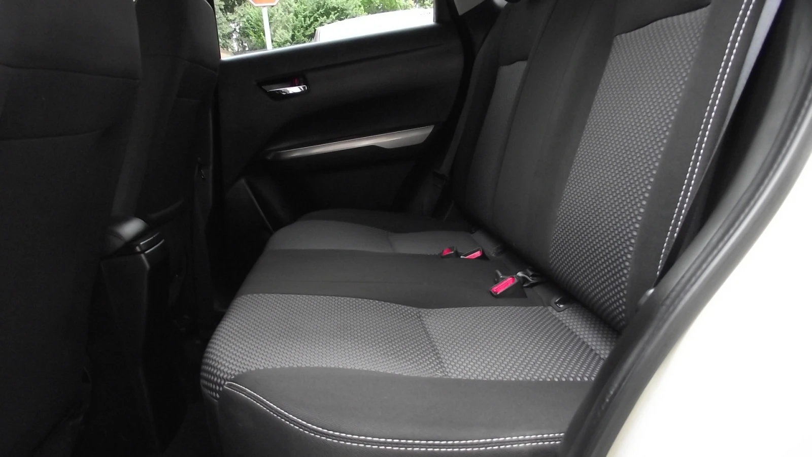 Suzuki Vitara 1.4.i.129.к.с.39000.км.НОВА, снимка 15 - Автомобили и джипове - 56039279