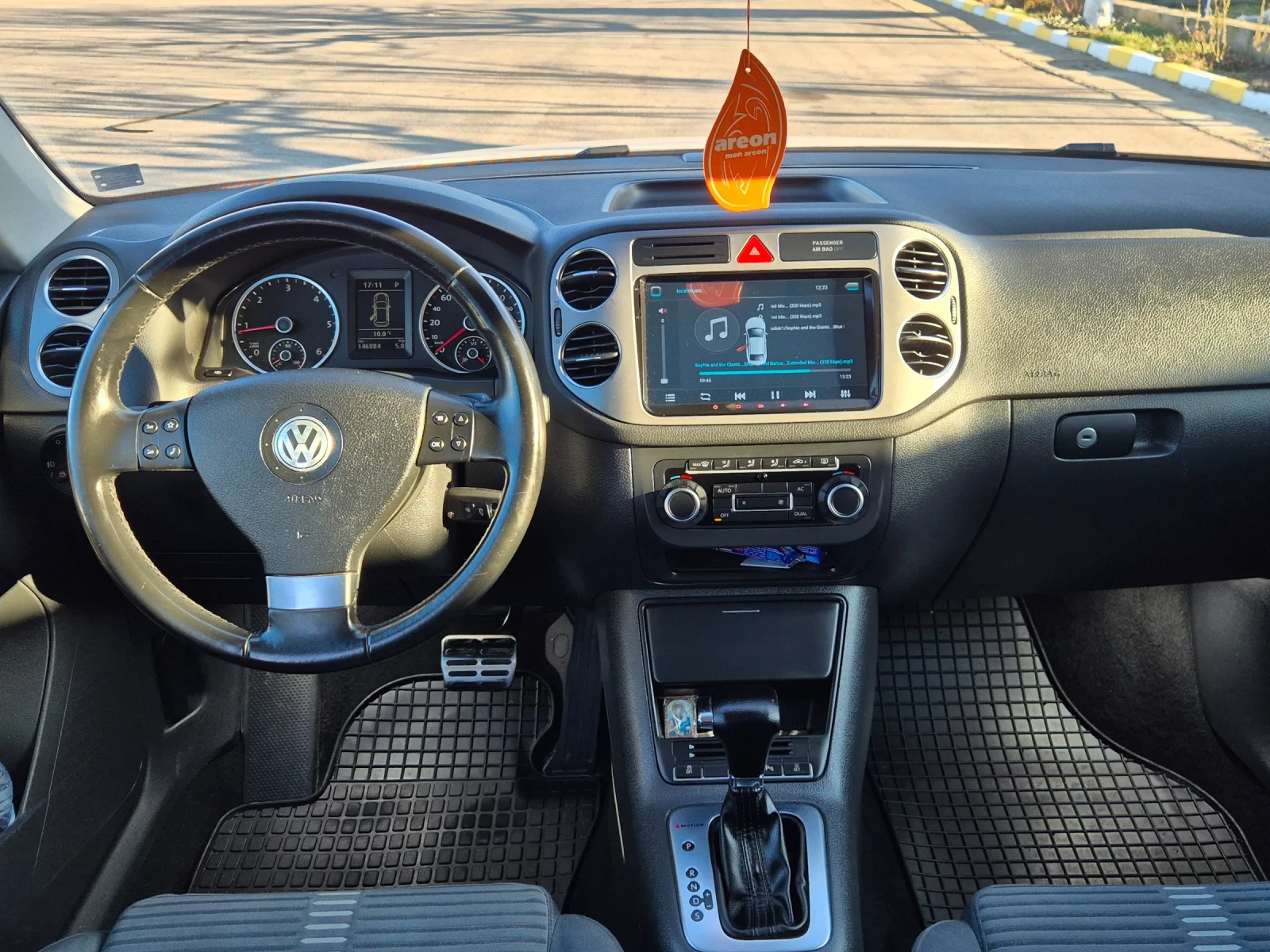 VW Tiguan 2.0 TDI 4motion DSG, снимка 6 - Автомобили и джипове - 56268163