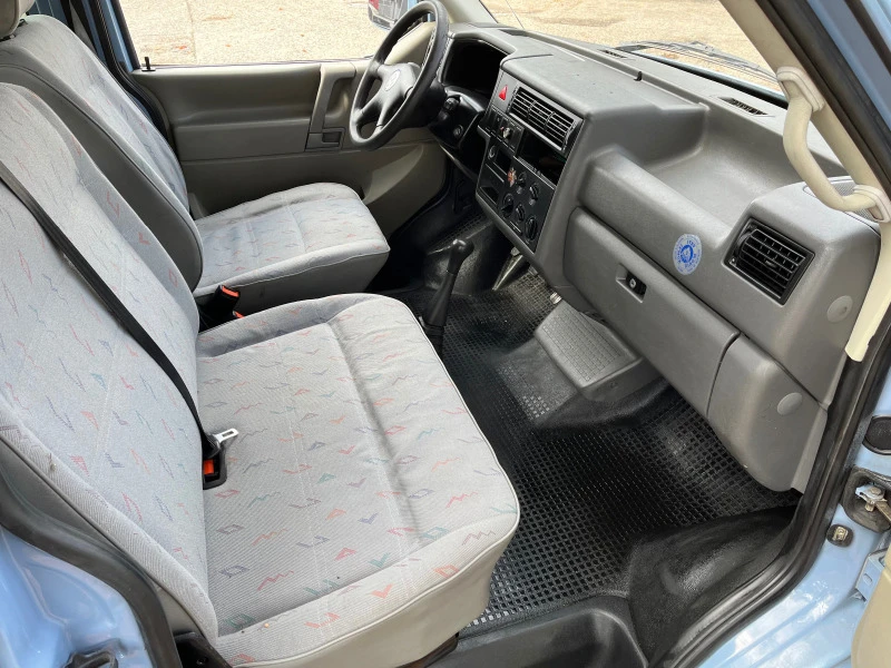 VW Transporter 2.4 DIEZEL, снимка 7 - Бусове и автобуси - 42211991