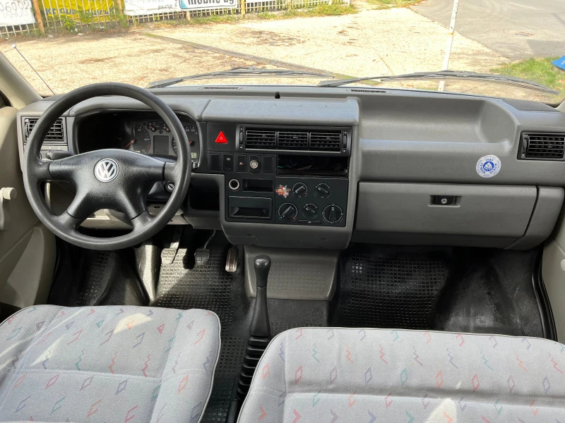 VW Transporter 2.4 DIEZEL, снимка 12 - Бусове и автобуси - 42211991