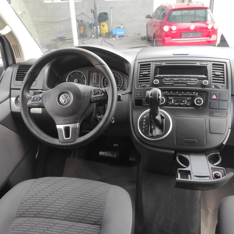 VW Multivan TDI 4X4, снимка 9 - Бусове и автобуси - 52921399