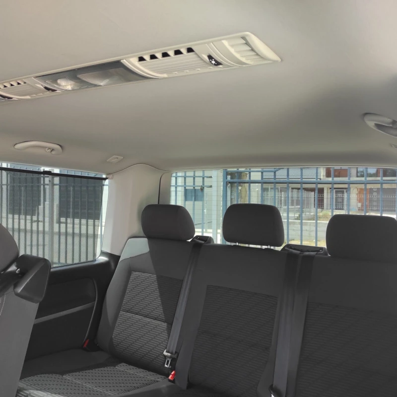 VW Multivan TDI 4X4, снимка 12 - Бусове и автобуси - 52921399