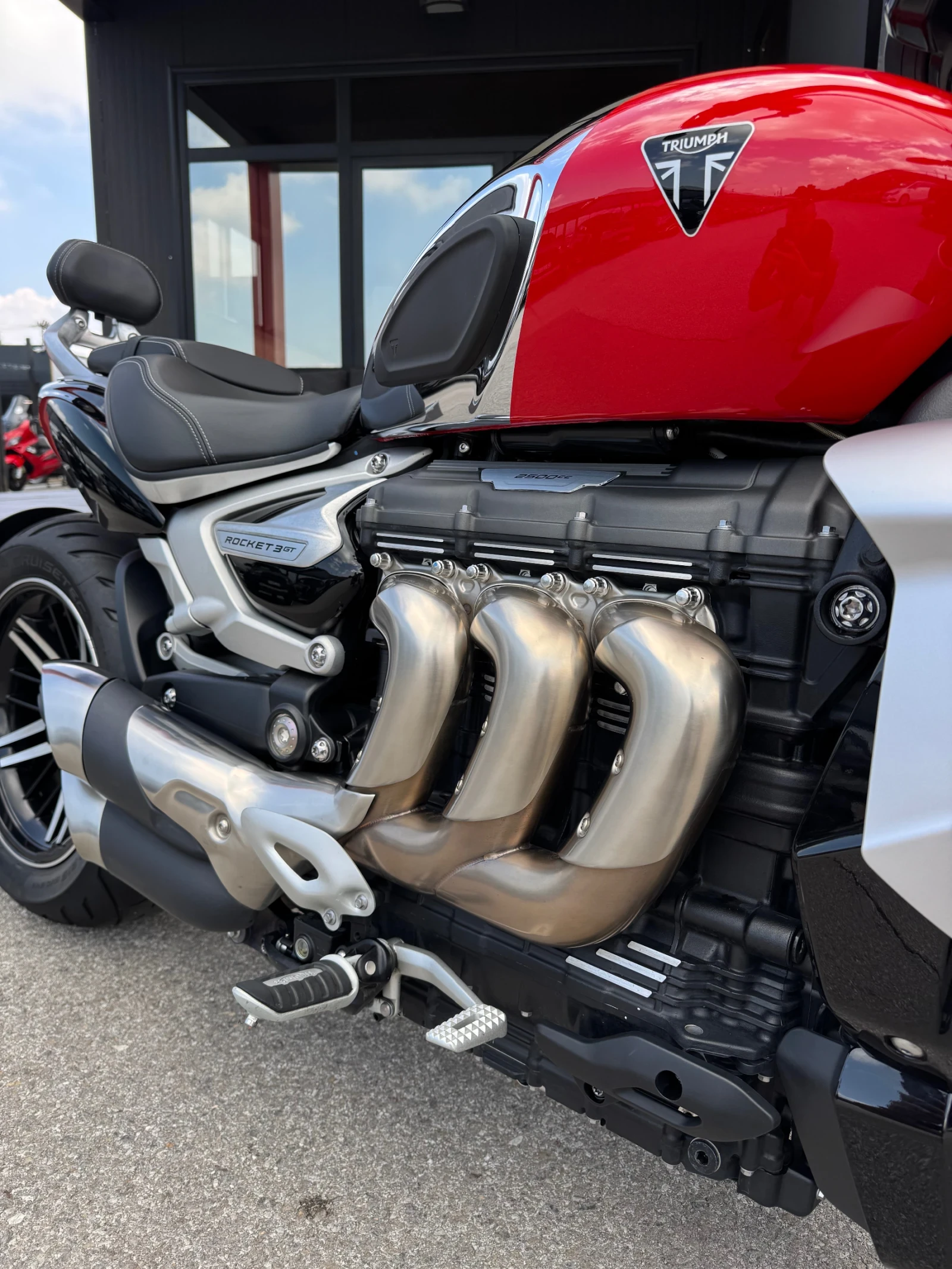 Triumph Rocket 3 GT* 2.5* 2024г.* FULL ЕКСТРИ* КАТО НОВ, снимка 10 - Мотоциклети и мототехника - 55147425