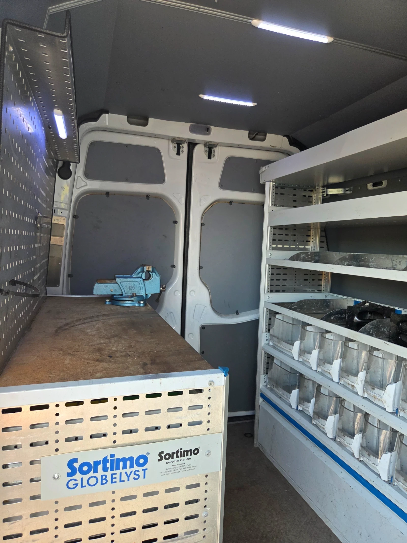 Автовишка Versalift VERSALIFT  VT-145-F  ( 14 5м. ), снимка 5 - Индустриална техника - 54812658