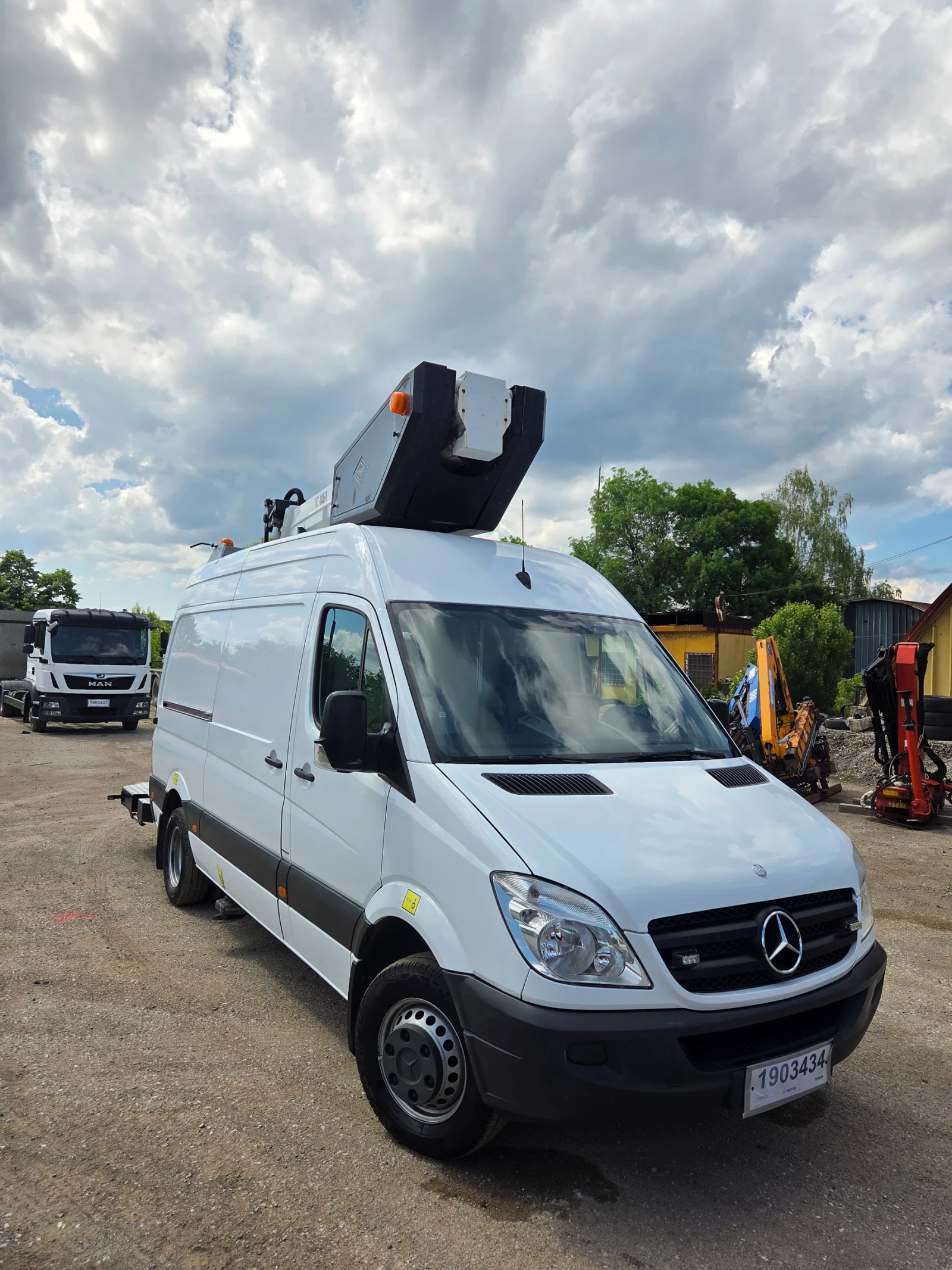 Автовишка Versalift VERSALIFT  VT-145-F  ( 14 5м. ), снимка 3 - Индустриална техника - 54812658
