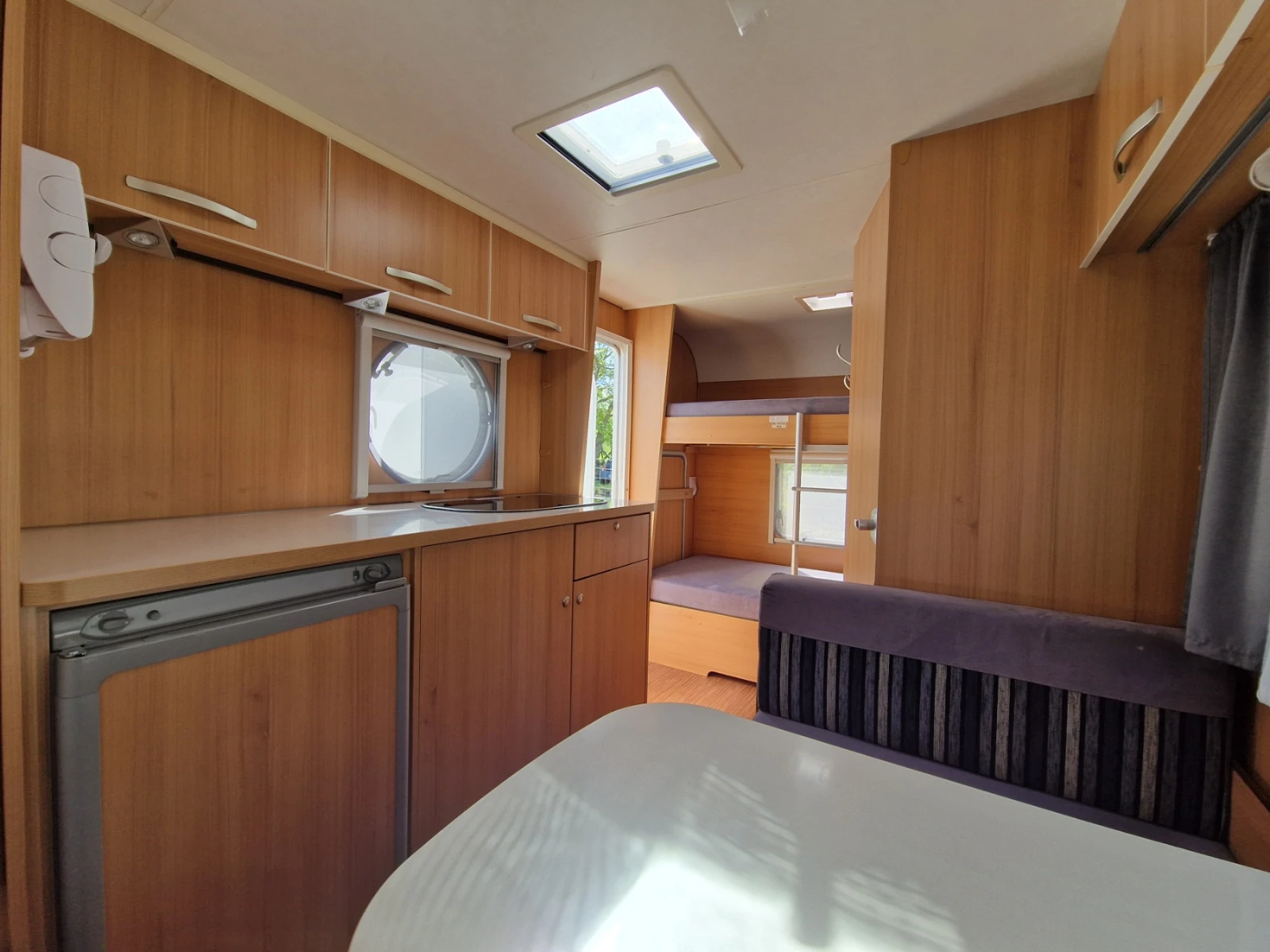Каравана TEC Travelbird 490GK, снимка 13 - Каравани и кемпери - 54597402