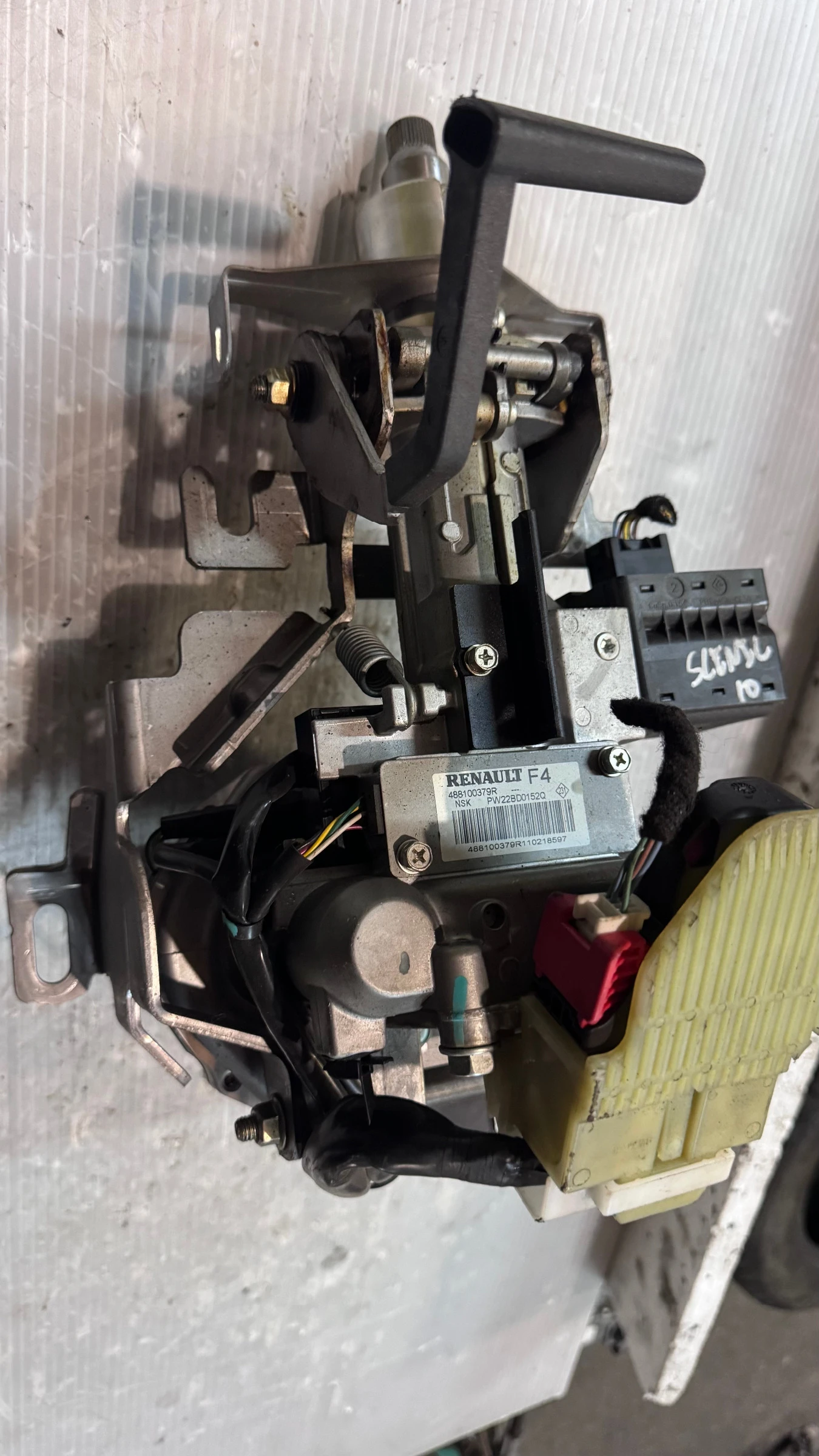    /       Renault Scenic 2010 - 488100379R / E0160400 / | Mobile.bg   2