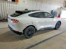 Ford Mustang Mach-E Premium AWD, снимка 3