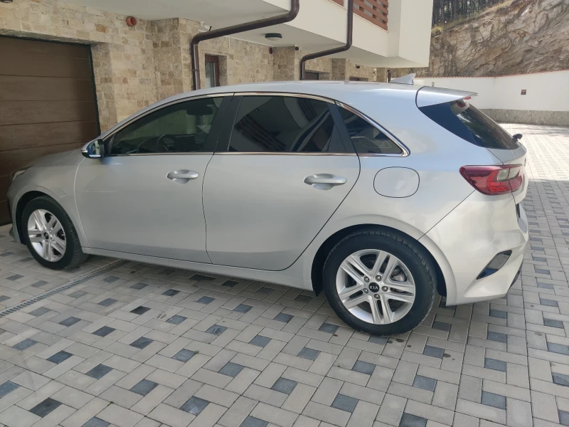 Kia Ceed 1.6 crdi , снимка 6 - Автомобили и джипове - 47313006