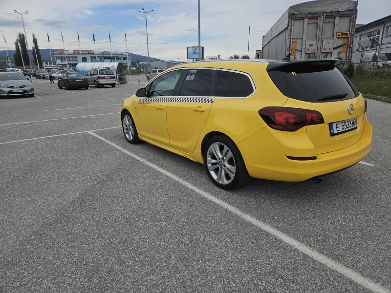 Opel Astra J 1.6 Turbo, снимка 6 - Автомобили и джипове - 47345615