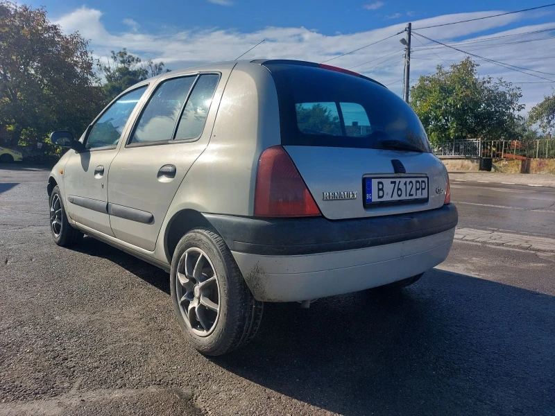 Renault Clio, снимка 2 - Автомобили и джипове - 47692110