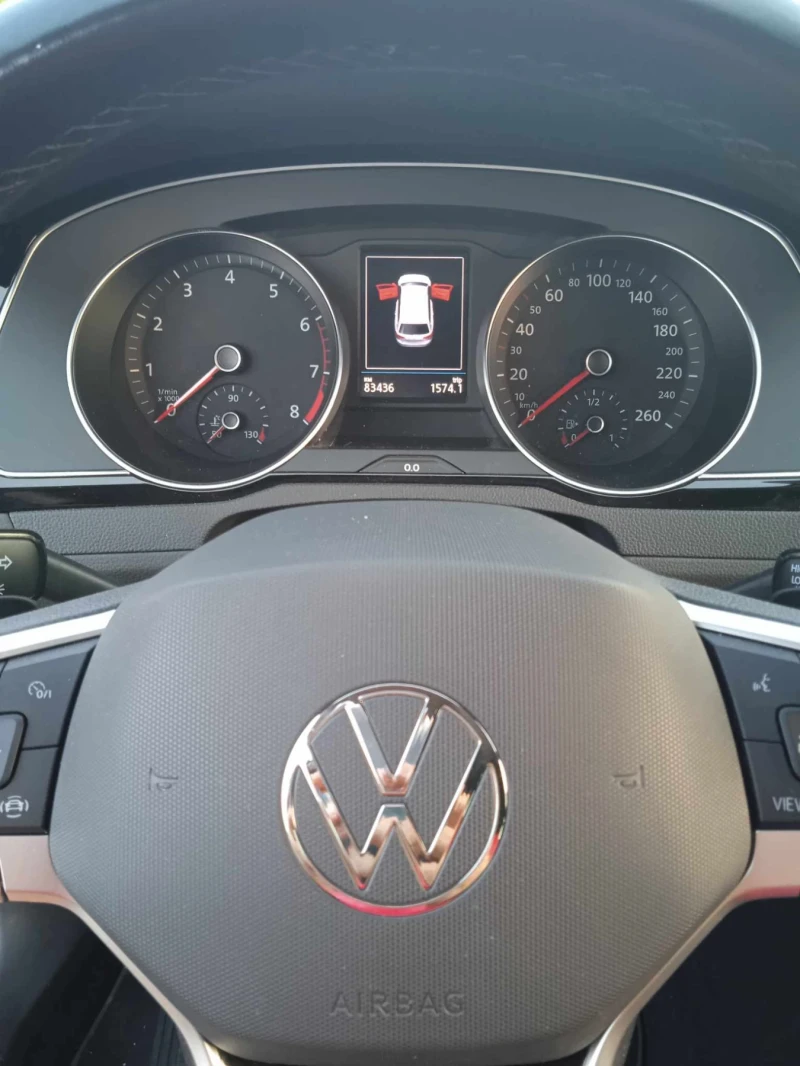 VW Passat, снимка 5 - Автомобили и джипове - 47791658