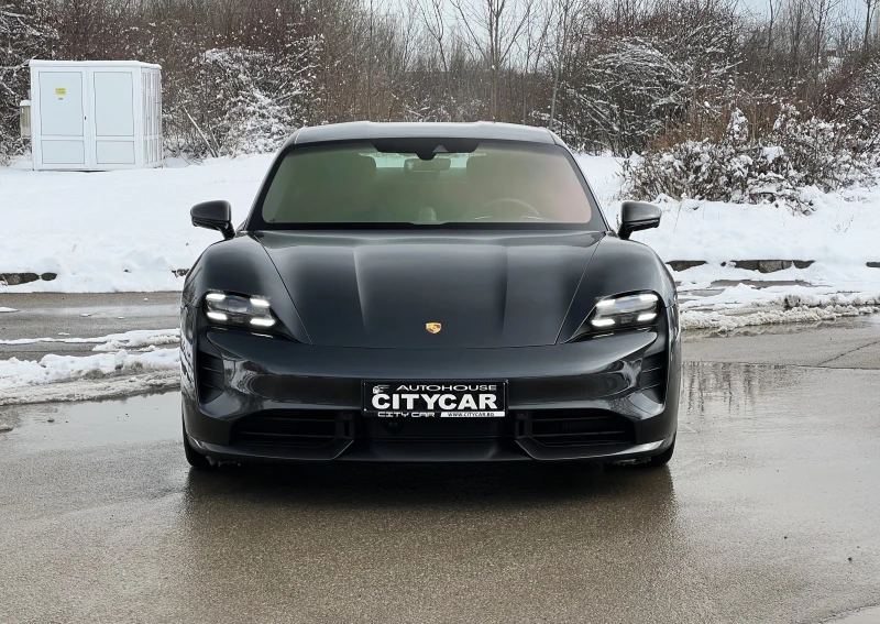 Porsche Taycan TURBO S/CERAMIC/CARBON DESIGN/BOSE/MATRIX/SPORT CH, снимка 2 - Автомобили и джипове - 49179938