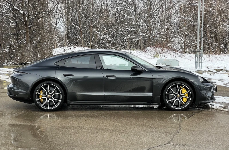 Porsche Taycan TURBO S/CERAMIC/CARBON DESIGN/BOSE/MATRIX/SPORT CH, снимка 7 - Автомобили и джипове - 49179938