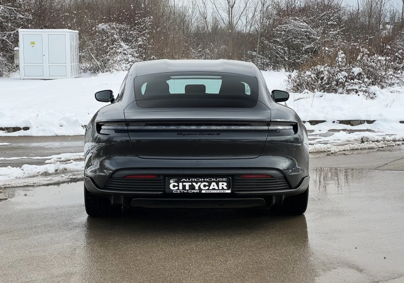 Porsche Taycan TURBO S/CERAMIC/CARBON DESIGN/BOSE/MATRIX/SPORT CH, снимка 5 - Автомобили и джипове - 49179938