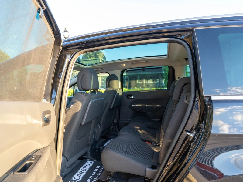 Peugeot 5008 2.0НDI 163 к.с. Panorama HeadUp Navi 7 места , снимка 12 - Автомобили и джипове - 51661152