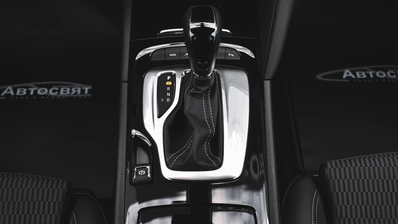 Opel Insignia Sports Tourer 2.0 Turbo Elegance Automatic, снимка 14 - Автомобили и джипове - 52164074