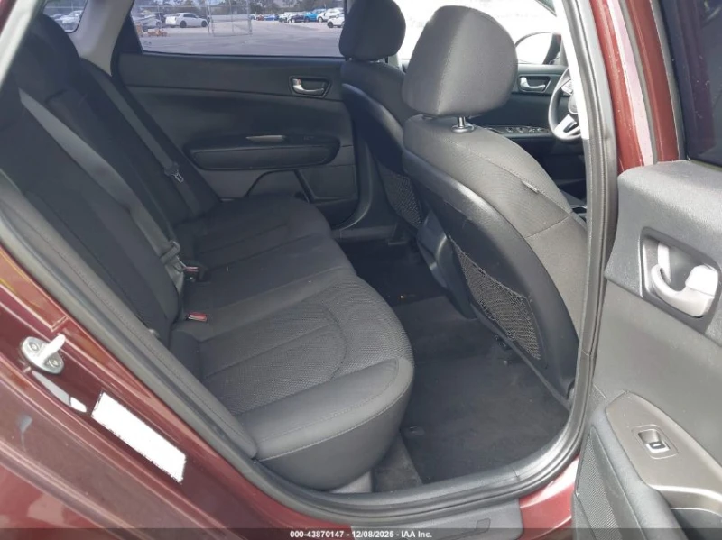Kia Optima 2.4L I-4 DI, DOHC, VVT, 185HP Front Wheel Drive, снимка 15 - Автомобили и джипове - 52914022
