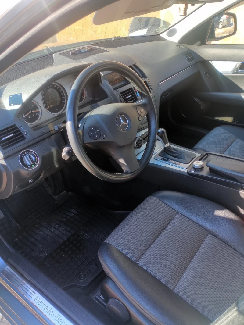 Mercedes-Benz C 320 C320 4Matic , снимка 7 - Автомобили и джипове - 53026127