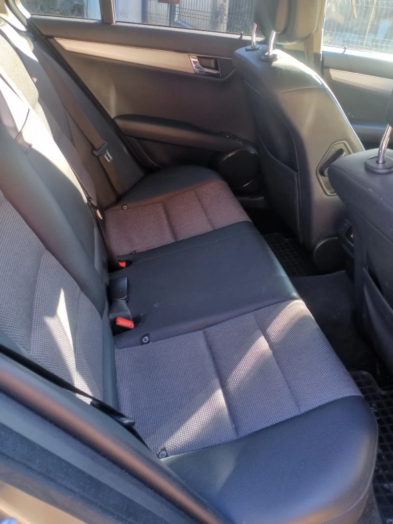 Mercedes-Benz C 320 C320 4Matic , снимка 10 - Автомобили и джипове - 53026127