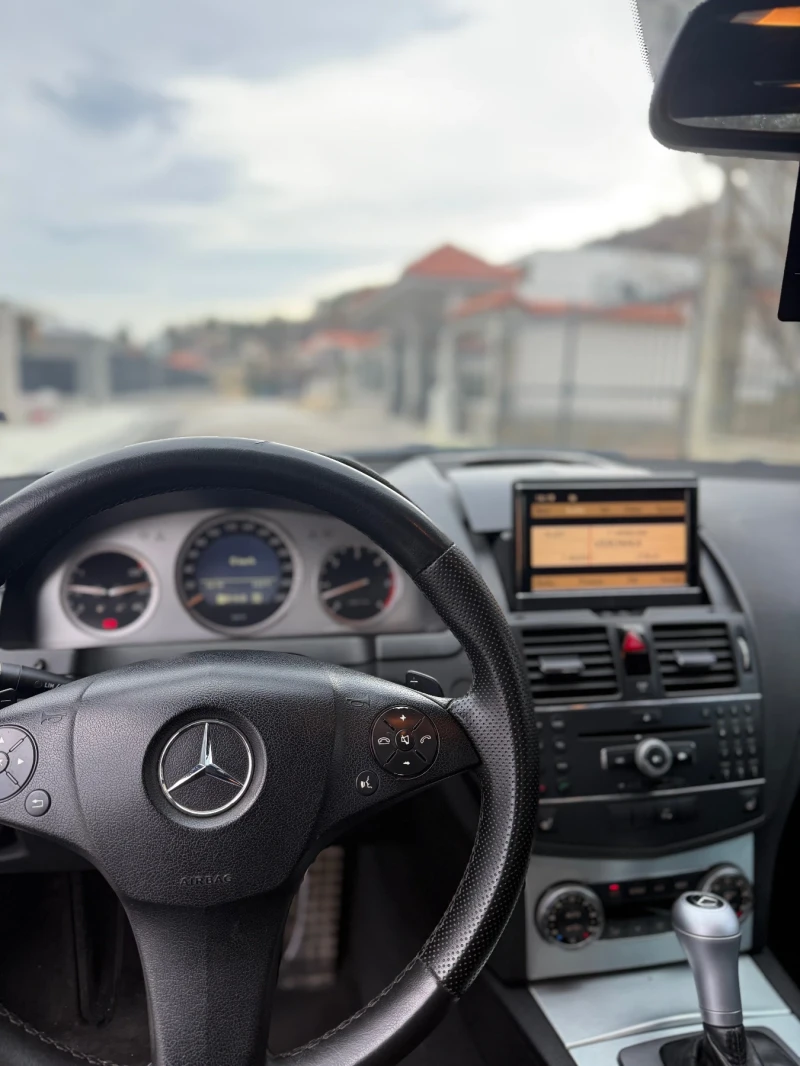 Mercedes-Benz C 320, снимка 4 - Автомобили и джипове - 53189999