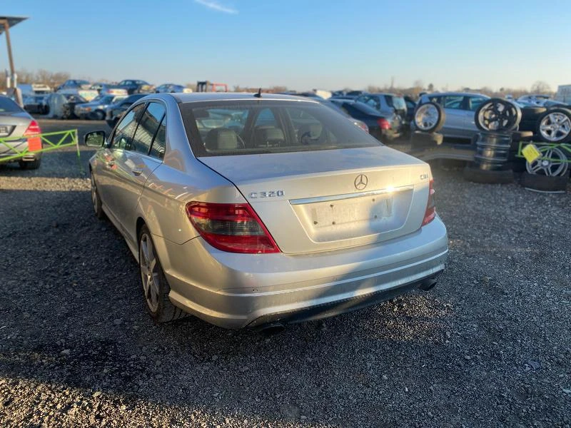 Mercedes-Benz C 320 На части, снимка 4 - Автомобили и джипове - 28008247