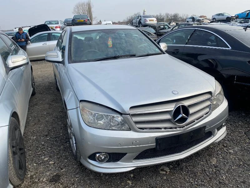 Mercedes-Benz C 320 На части, снимка 10 - Автомобили и джипове - 28008247