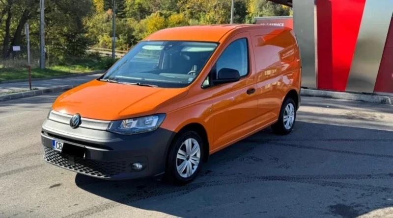 VW Caddy 2.0TDI-102к.с!Пълна сервизна история в VW!, снимка 1 - Автомобили и джипове - 47596142