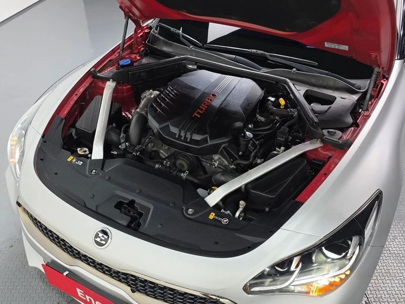 Kia Stinger 3.3 Turbo AWD| 370к.с.| ВКЛ.ТЕХНОТЕСТ, снимка 5 - Автомобили и джипове - 55614622