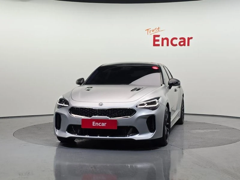 Kia Stinger 3.3 Turbo AWD| 370к.с.| ВКЛ.ТЕХНОТЕСТ, снимка 2 - Автомобили и джипове - 55614622