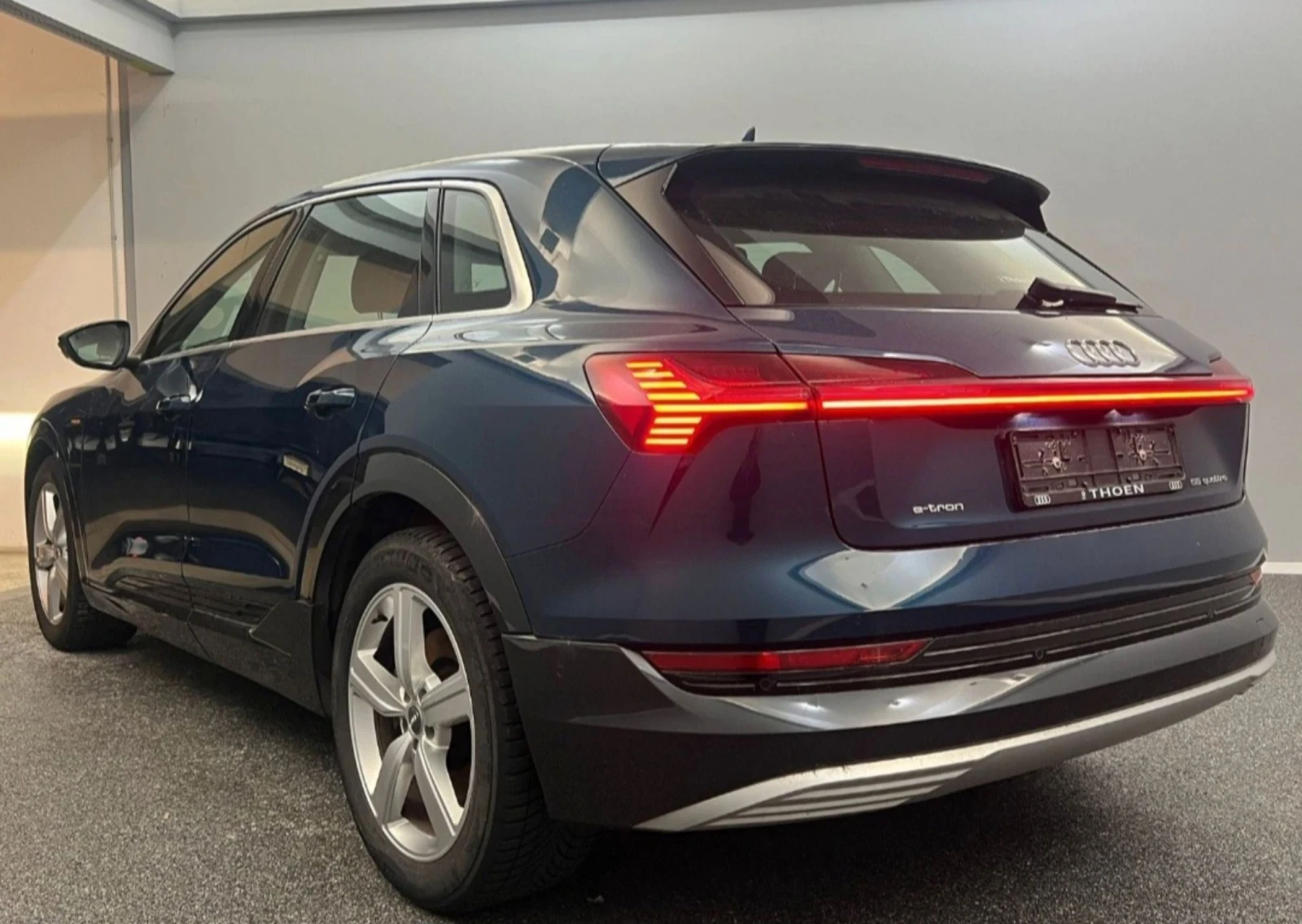 Audi E-Tron 55Quatro/Kam/Leder - изображение 5