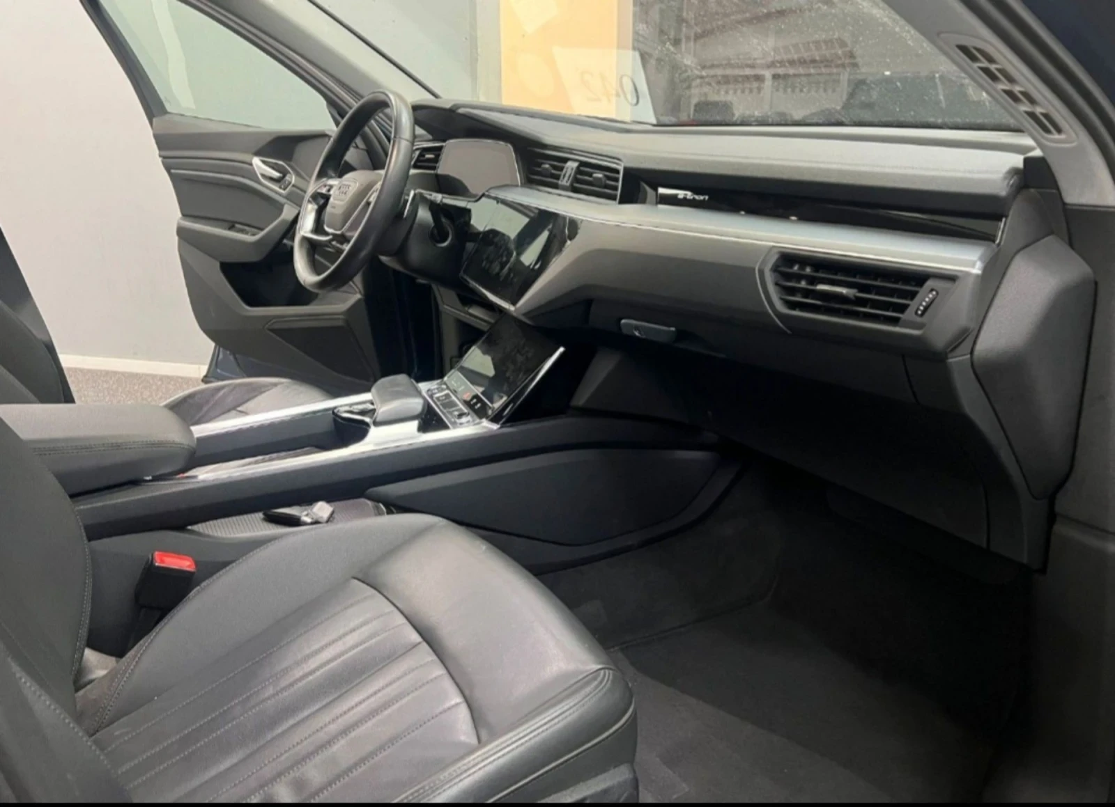 Audi E-Tron 55Quatro/Kam/Leder - изображение 10