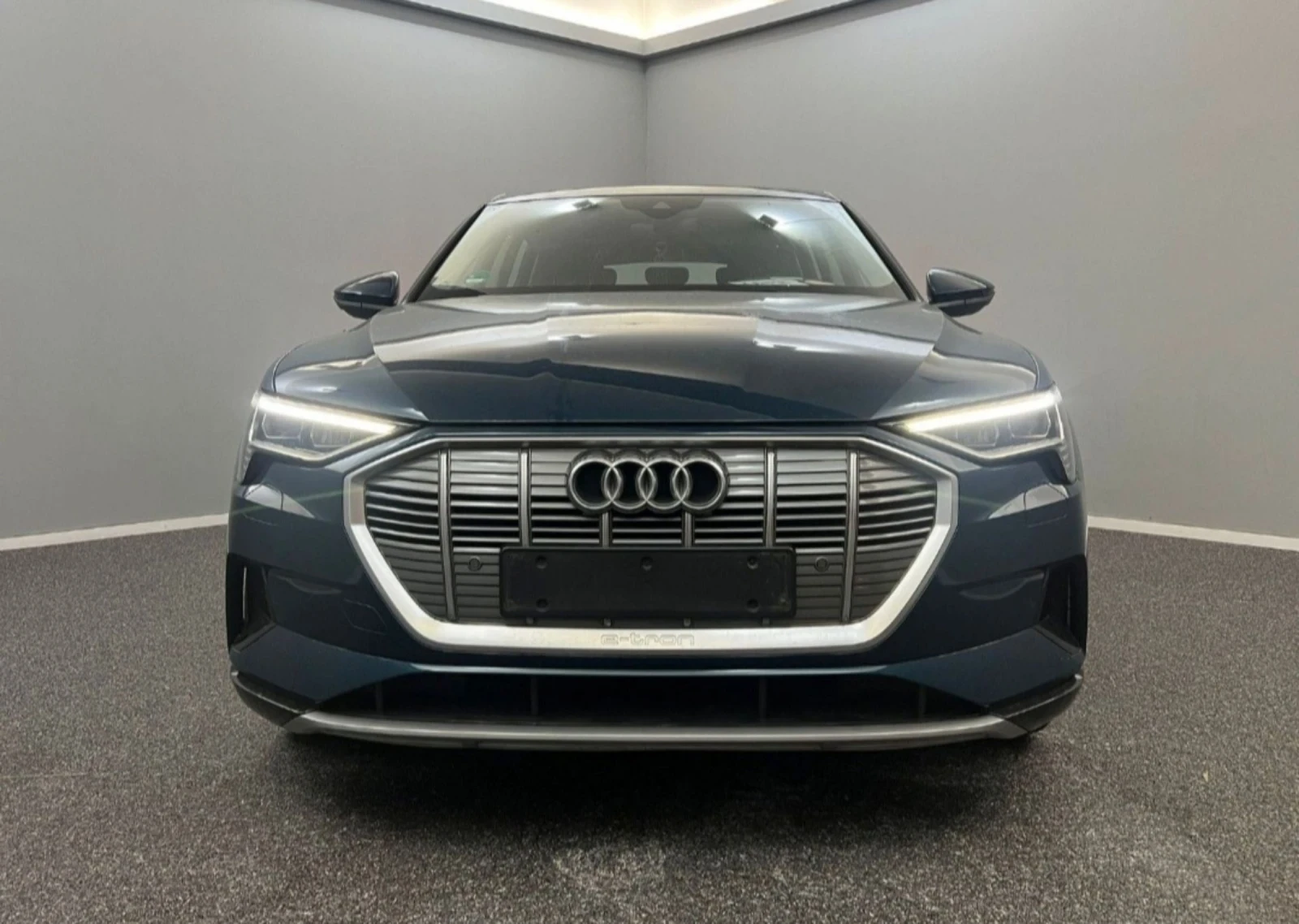 Audi E-Tron 55Quatro/Kam/Leder - изображение 2