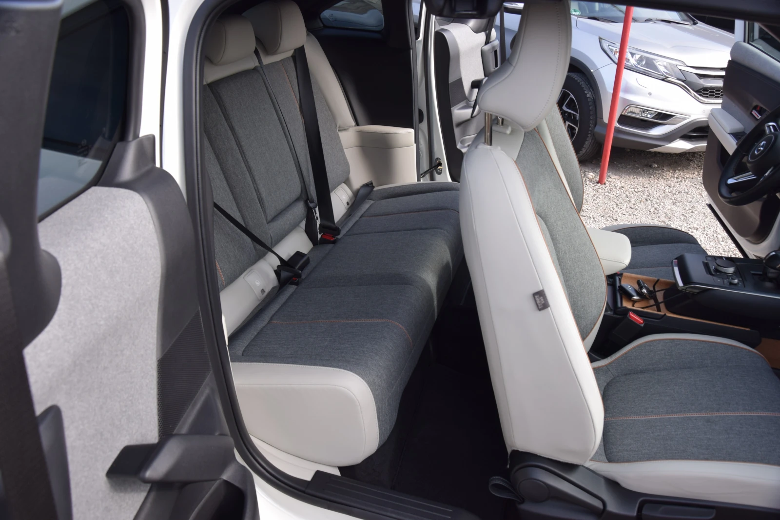 Mazda MX-30    04/2029. | Mobile.bg   13