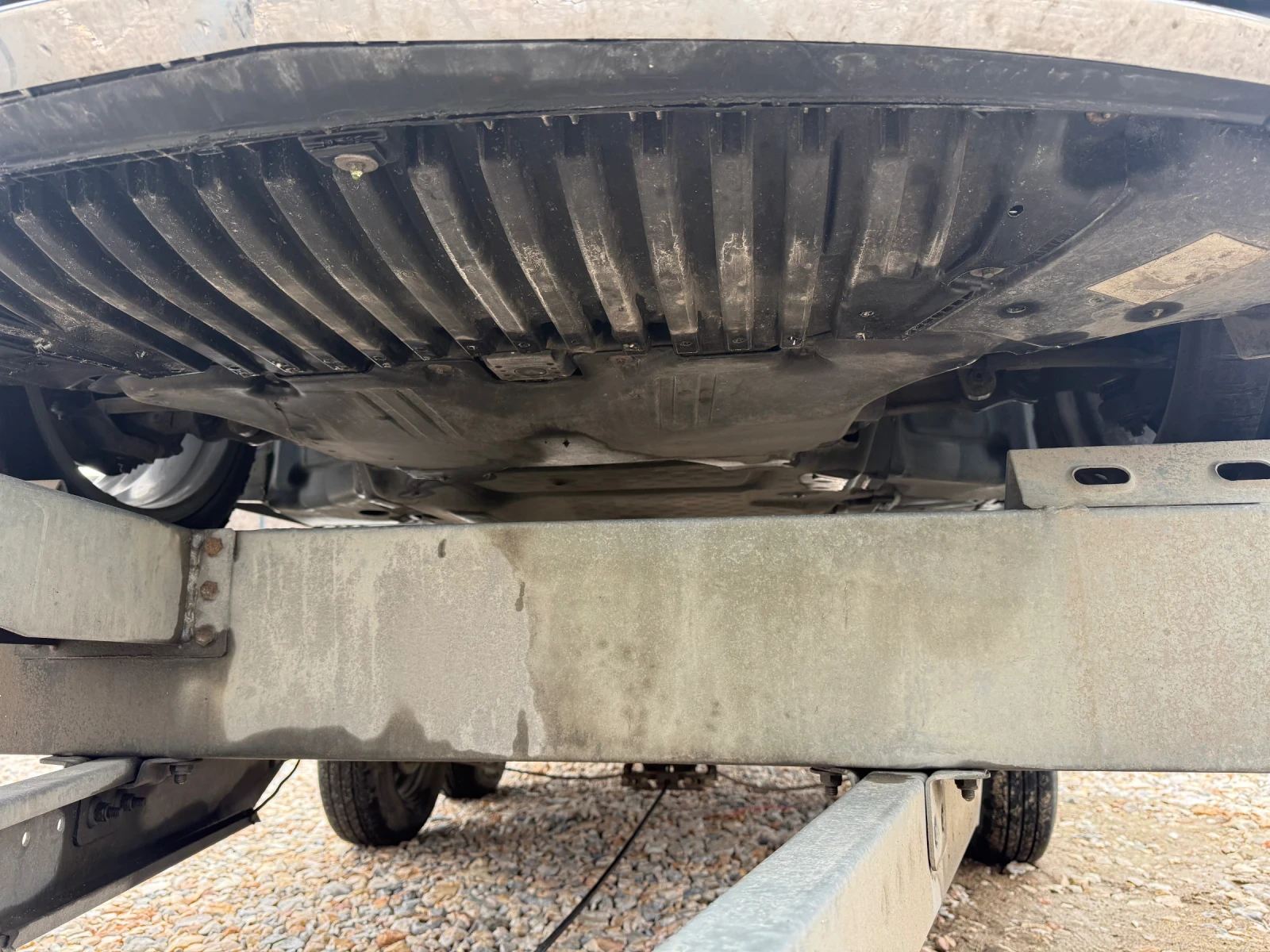 Mercedes-Benz E 220 * AMG Пакет* , снимка 11 - Автомобили и джипове - 53743199