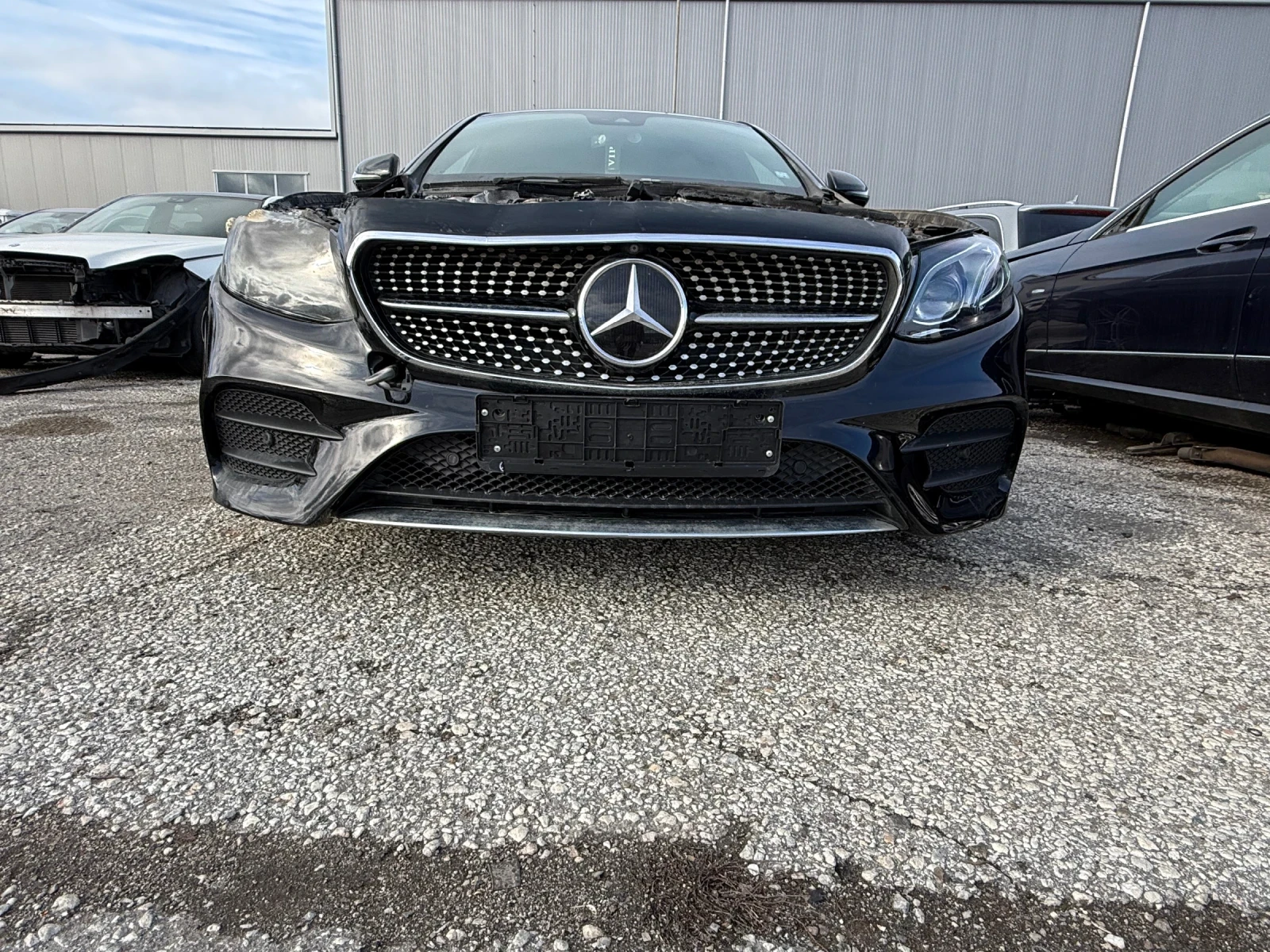 Mercedes-Benz E 220 * AMG Пакет* , снимка 14 - Автомобили и джипове - 53743199