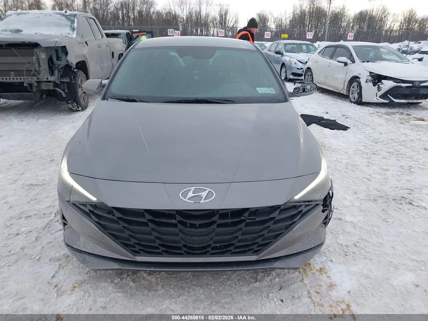 Hyundai Elantra 2l Sel, снимка 12 - Автомобили и джипове - 53885496